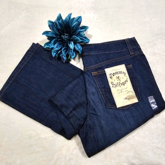 Tommy Hilfiger Boyfriend Mid‑Rise Easy Fit Bootcut Jeans w/ Stretch Blue Wash 4 - Picture 9 of 15